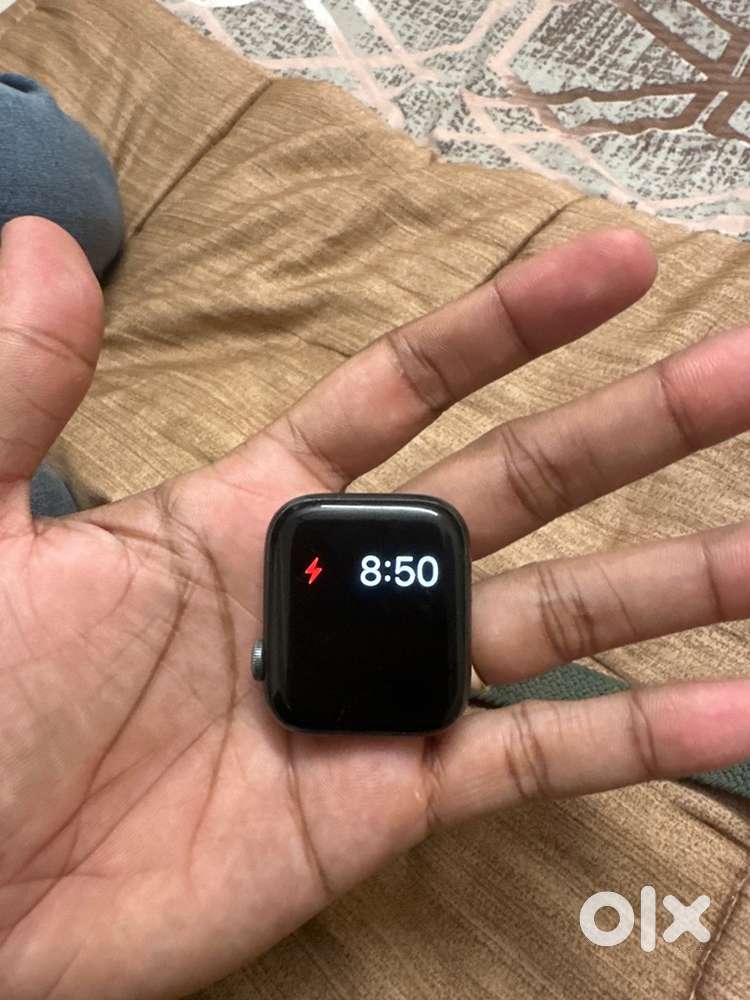 Apple watch series 4 / 44 mm gps only