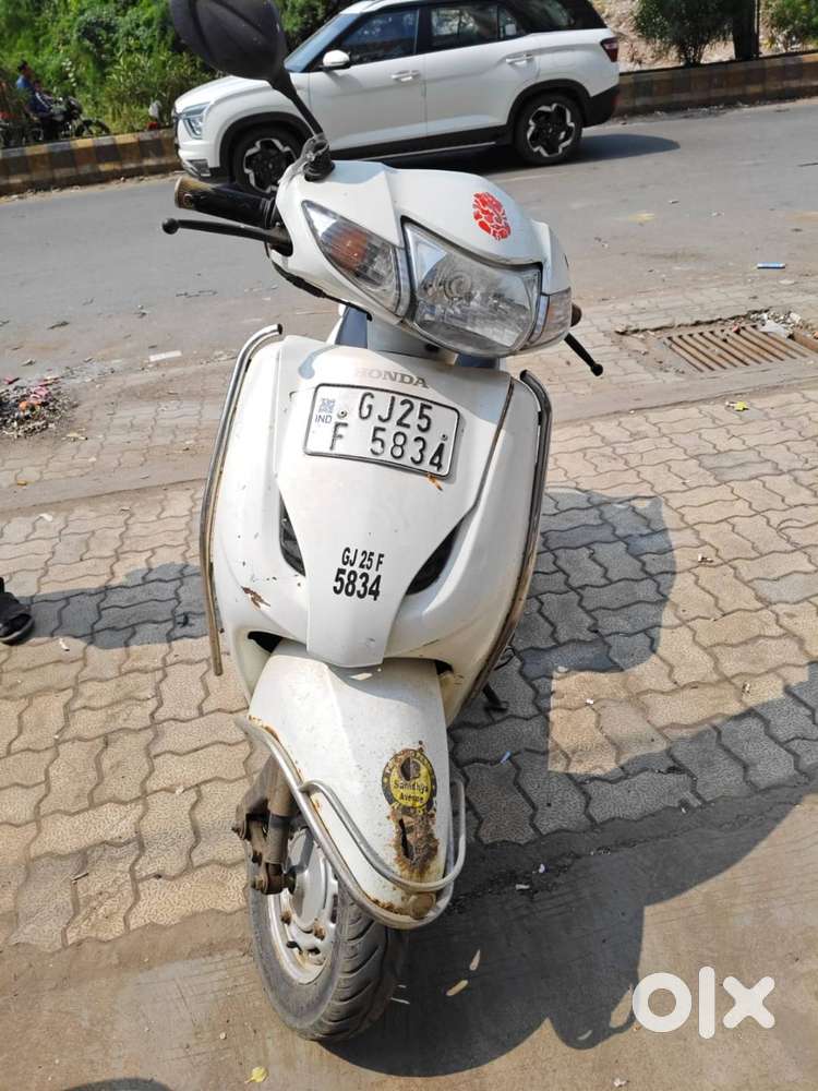 Honda Activa December 2011 Porbandar Passing