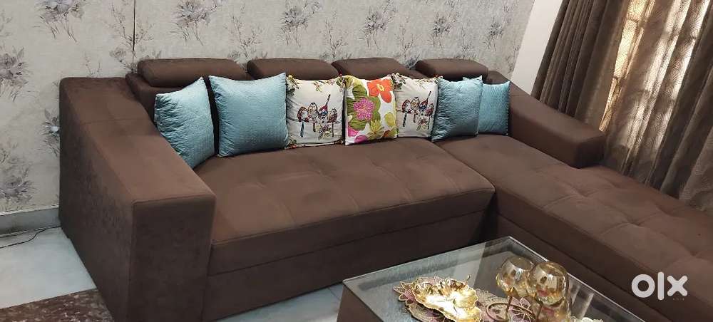 selling becaus going to abrode