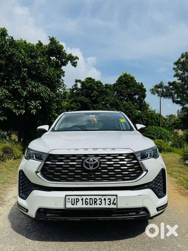 Toyota Innova Hycross 2.0 VX Hybrid 7 STR, 2023, Petrol