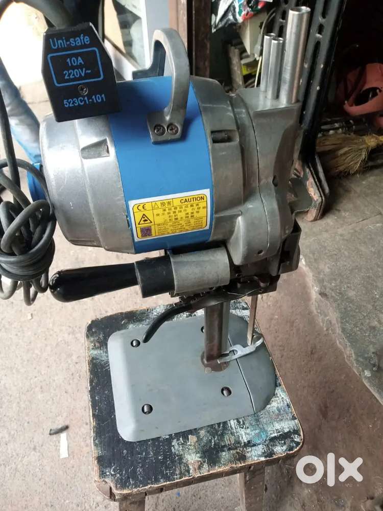 Cutting machine working