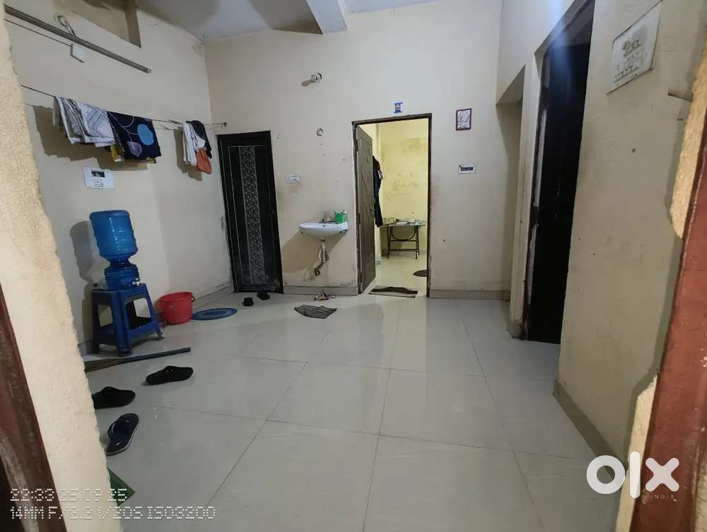 Flat partner chahiye