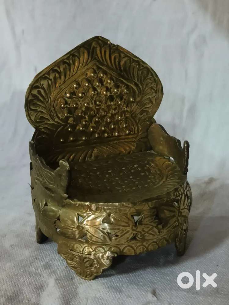 Antique pure brass solid heavy bhagwan sihasan
