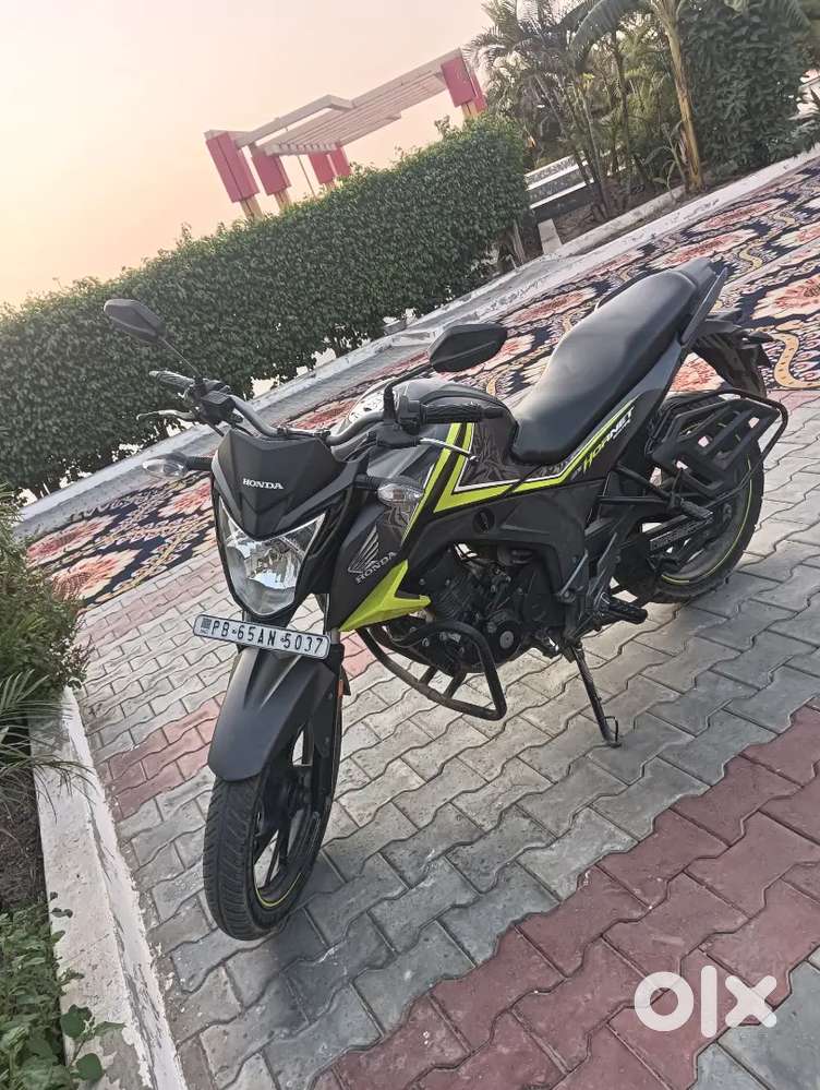 Honda CB hornet 160r