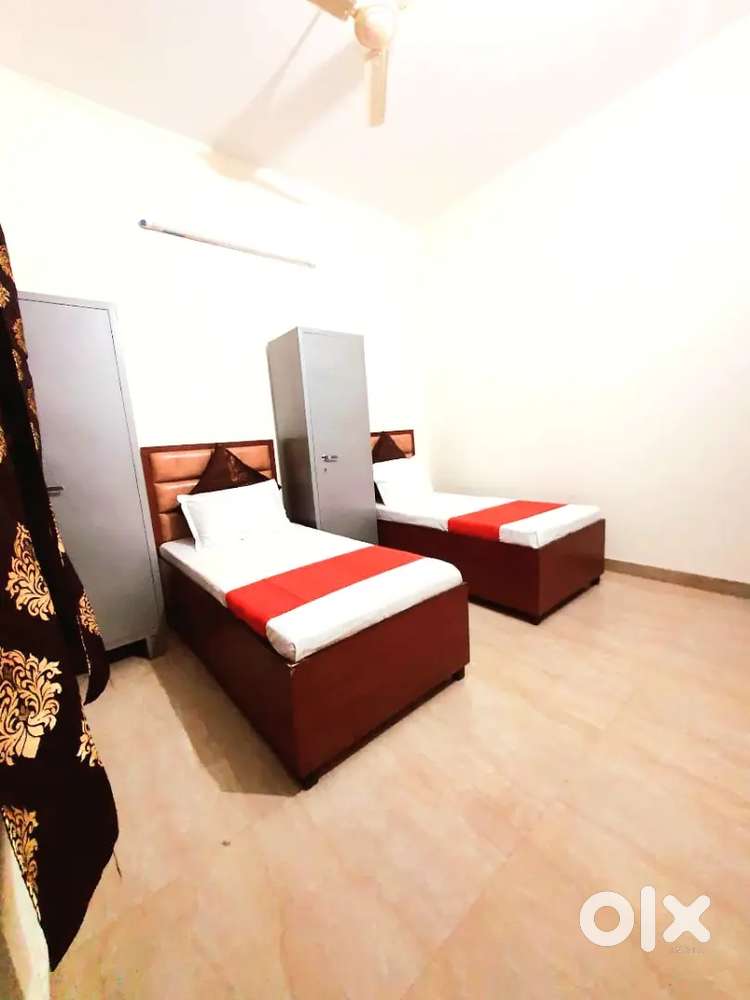 PG Near Pinkerton, Unitech Cyber Park, Vatika, SS Group, Quick Clean