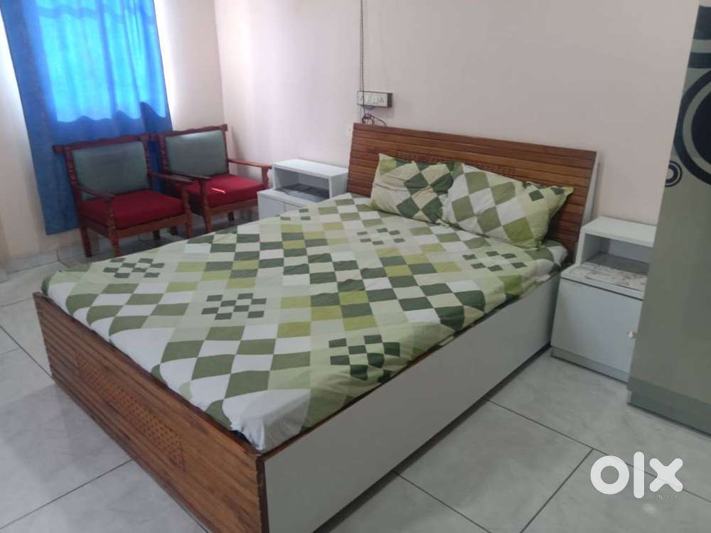 1RK FULLY FURNISHED PENTAHOUSE FOR RENT IN DIMNA ROAD MANGO