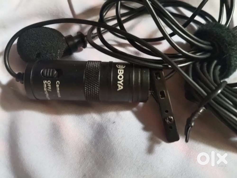 BOYA Wired Collar Mic – Excellent Condition, Clear Sound