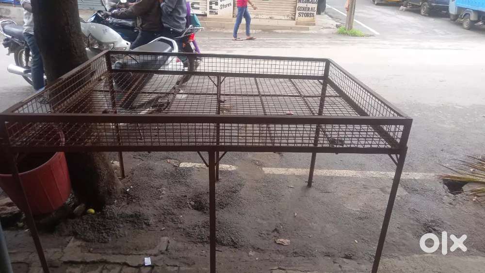 ಕಬ್ಬಿಣದ ತರಕಾರಿ ಗಾಡಿ