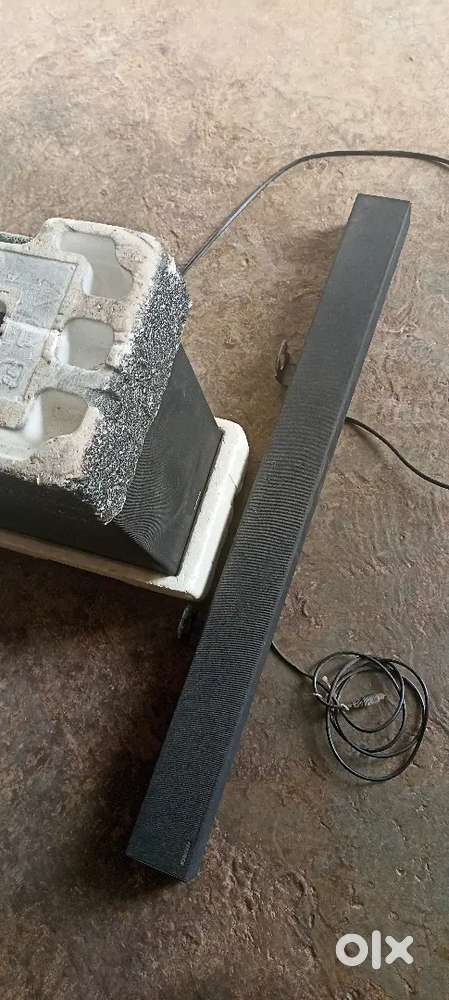 Samsung sound bar speaker home theatre with wireless sw Bluetooth