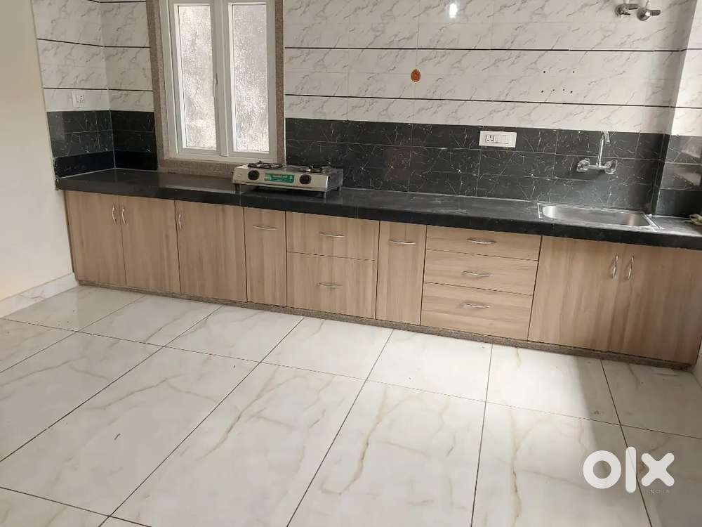 Very good 3 bhk flat, very suitable for BK family