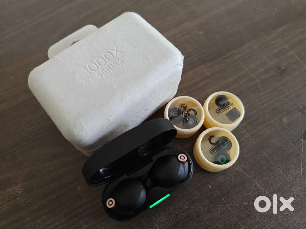 Sony WF-1000XM4 Earbuds/Headphones with box, extra earbuds foam