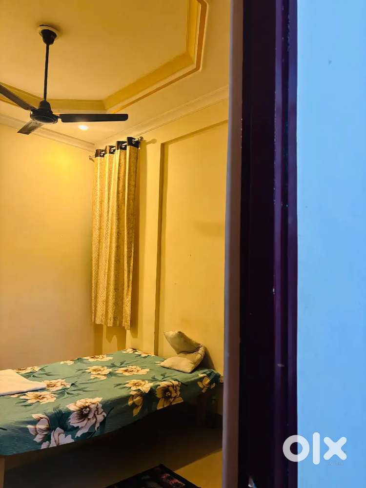 have 3bhk flat need female for 1separate room n sharing kitchen