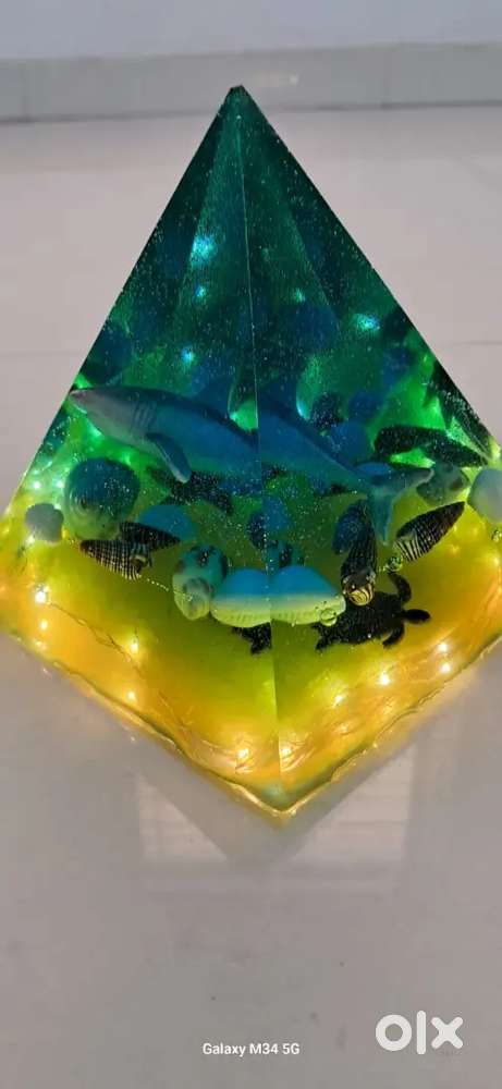 Pyramid Aquariums - Brand New