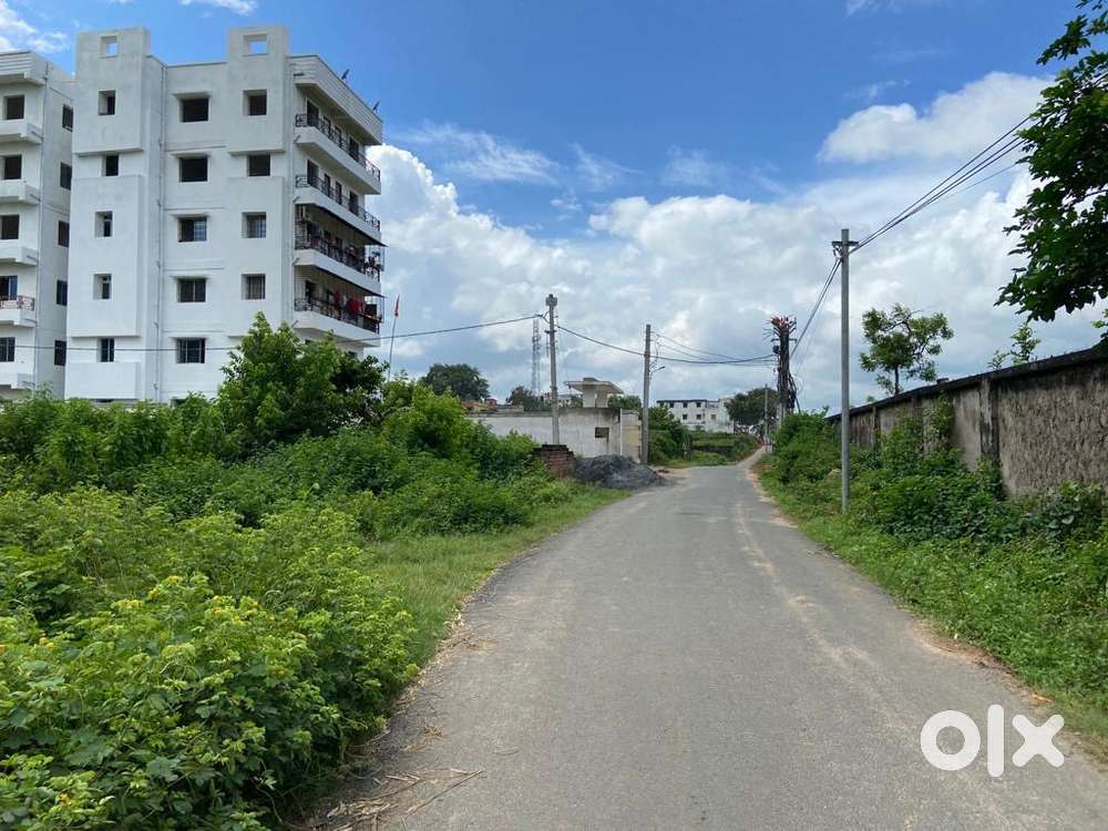 Flat near 900M from Prabhatam and 300M from 8-Lane