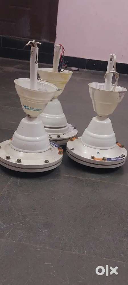 3 fans  .Very good condition and 1 year used only.