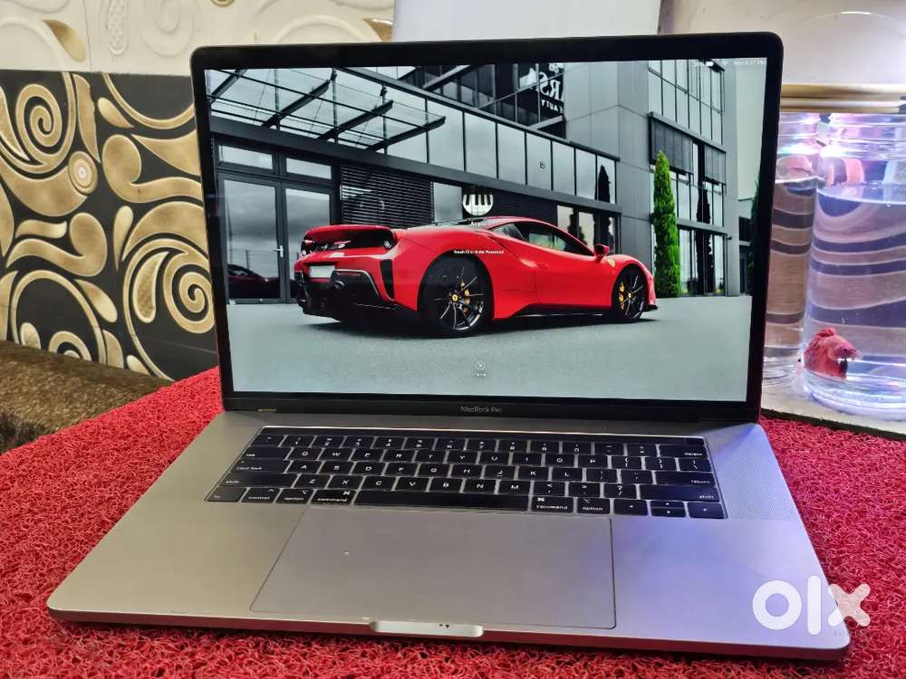 Apple Macbook Pro i9 16gb Ram 512gb SSD 5.5GB Graphics 15inch Touchbar