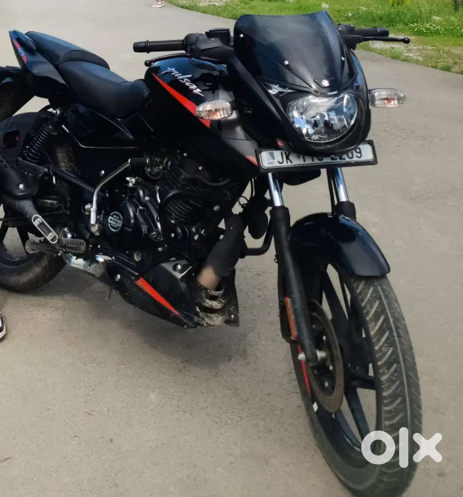 Pulsar 125 carbon split seat