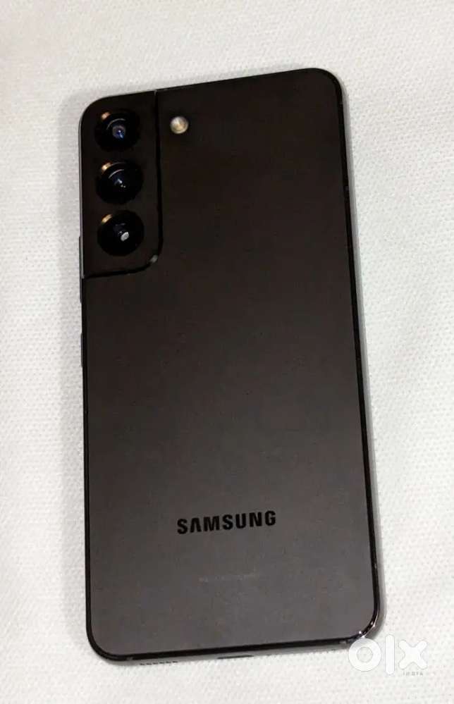 Samsung Galaxy S22 256GB (Black) – International Variant