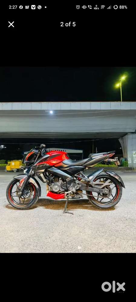 Urgent sell pulsar ns200 very good condition engine seal