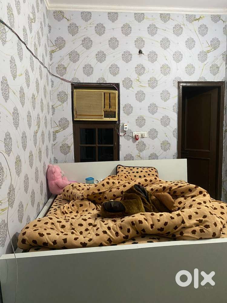 Room available fully furnished for couple nd students