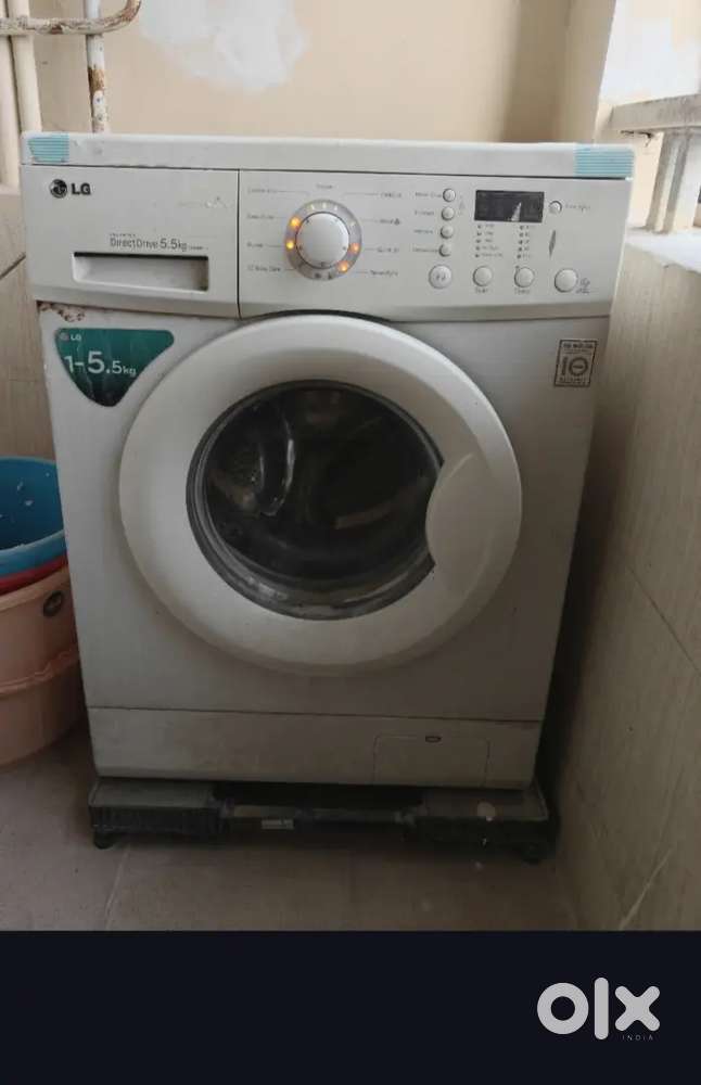 LG FRONT LOAD WASHING MACHINE