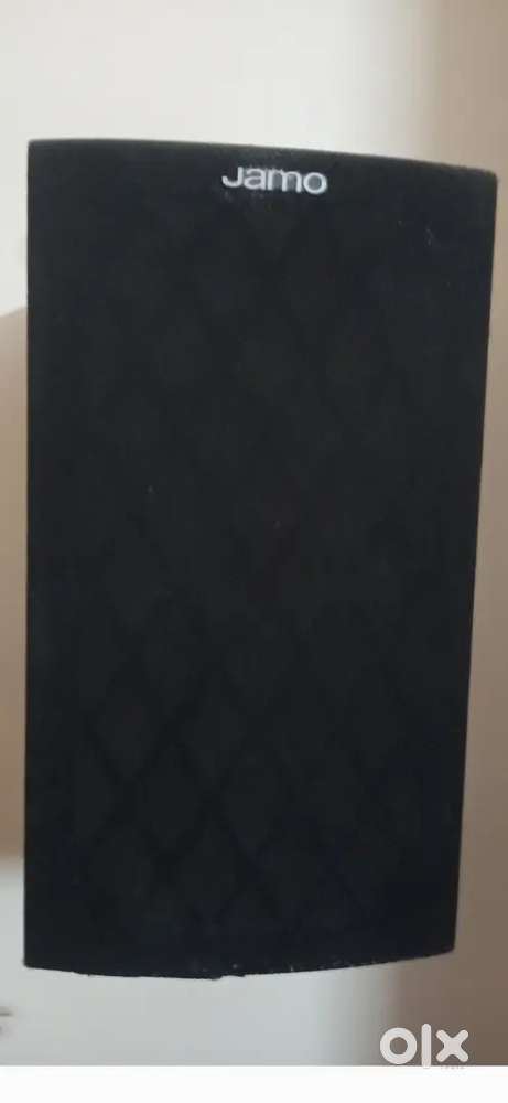 Jamo Center And Surround Speakers