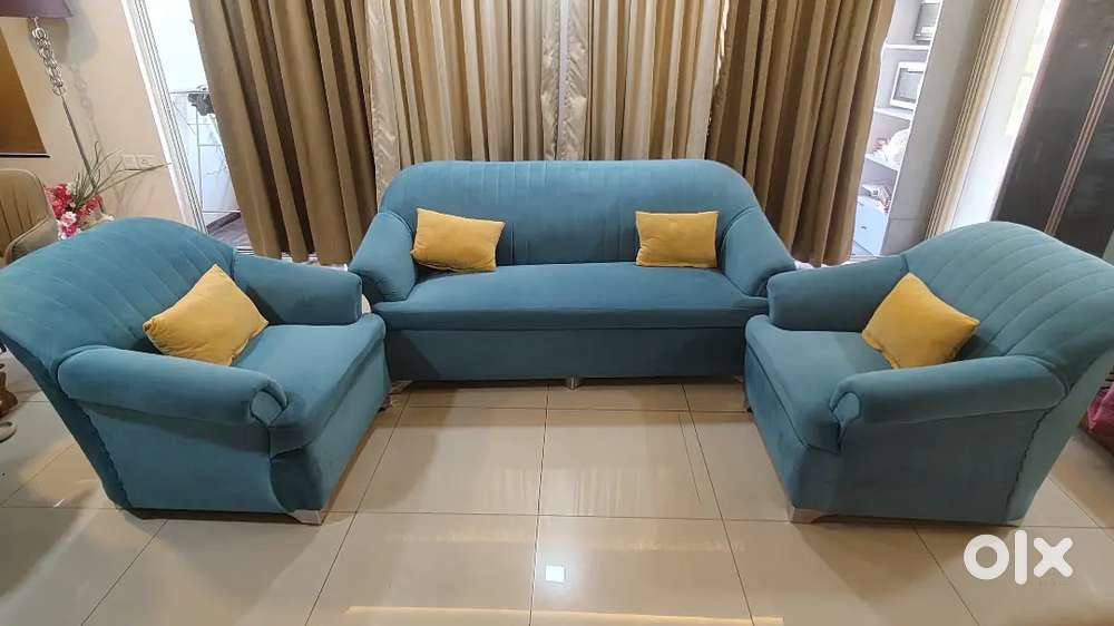 Premium 3+1+1 Sofa Set – Excellent Condition, Modern Design