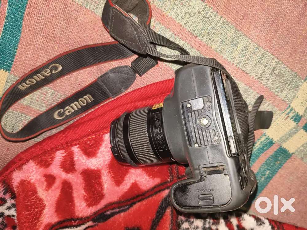 Canon 77 d camera