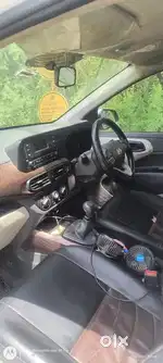 न्यू कंडीशन है गाड़ी की कागज सब कुछ ok है
