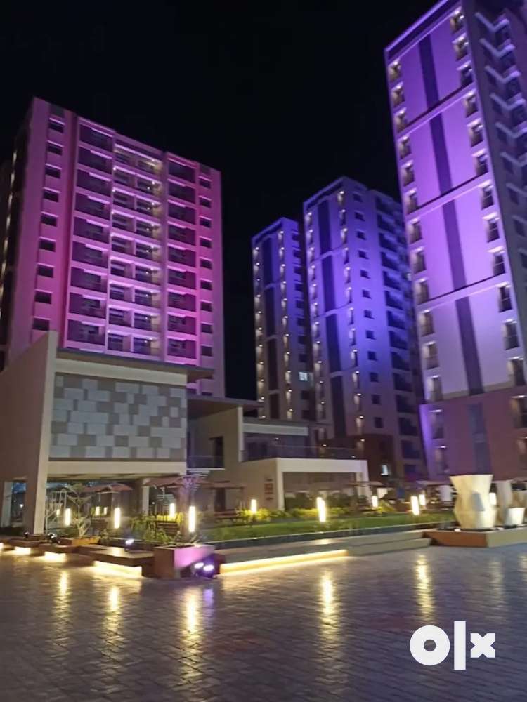 Luxurious 3 bhk semi furnished high rise flat in Shilpan Nova