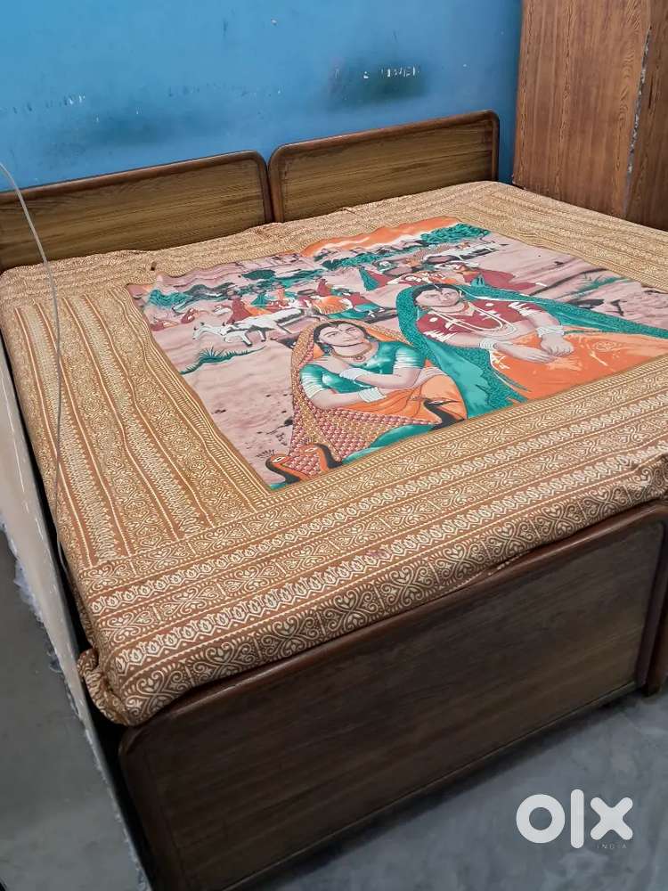 Best Quality Wooden Bed, without mattress.