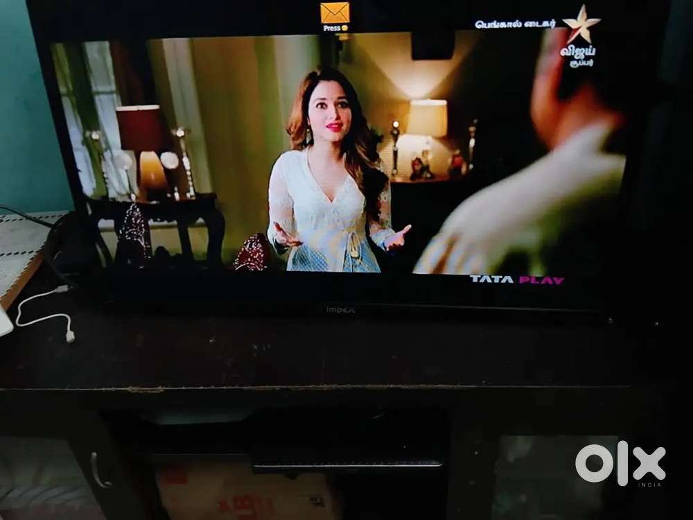 Good condition very nice clarity Impex brand 32 inches