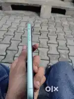 iphone 11 / green color