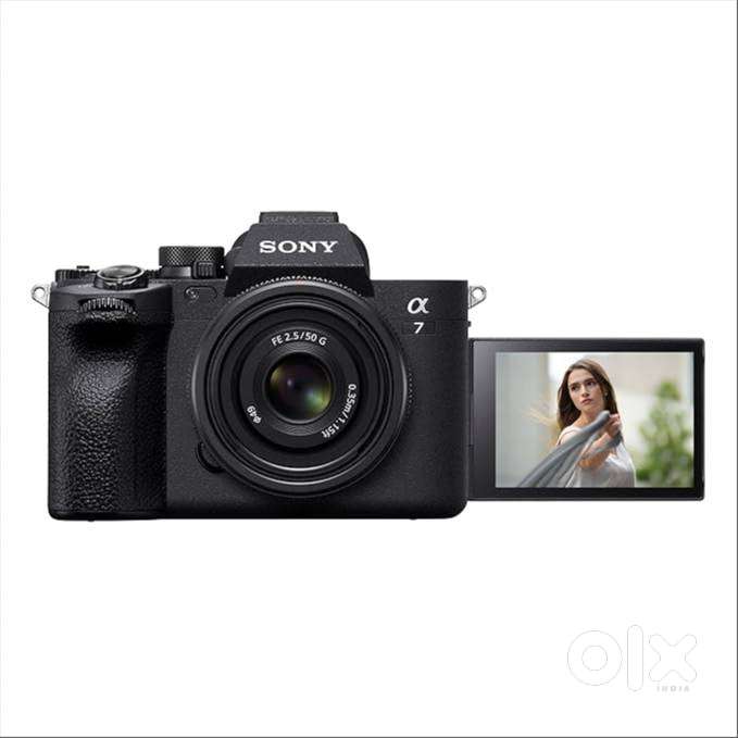 Sony A7 IV (with default lens)