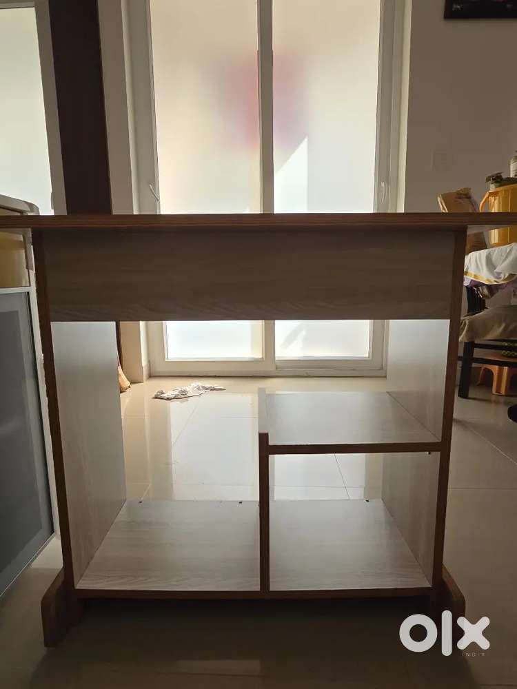 Sturdy Dual-Tone Wooden Computer/Study Table for Sale