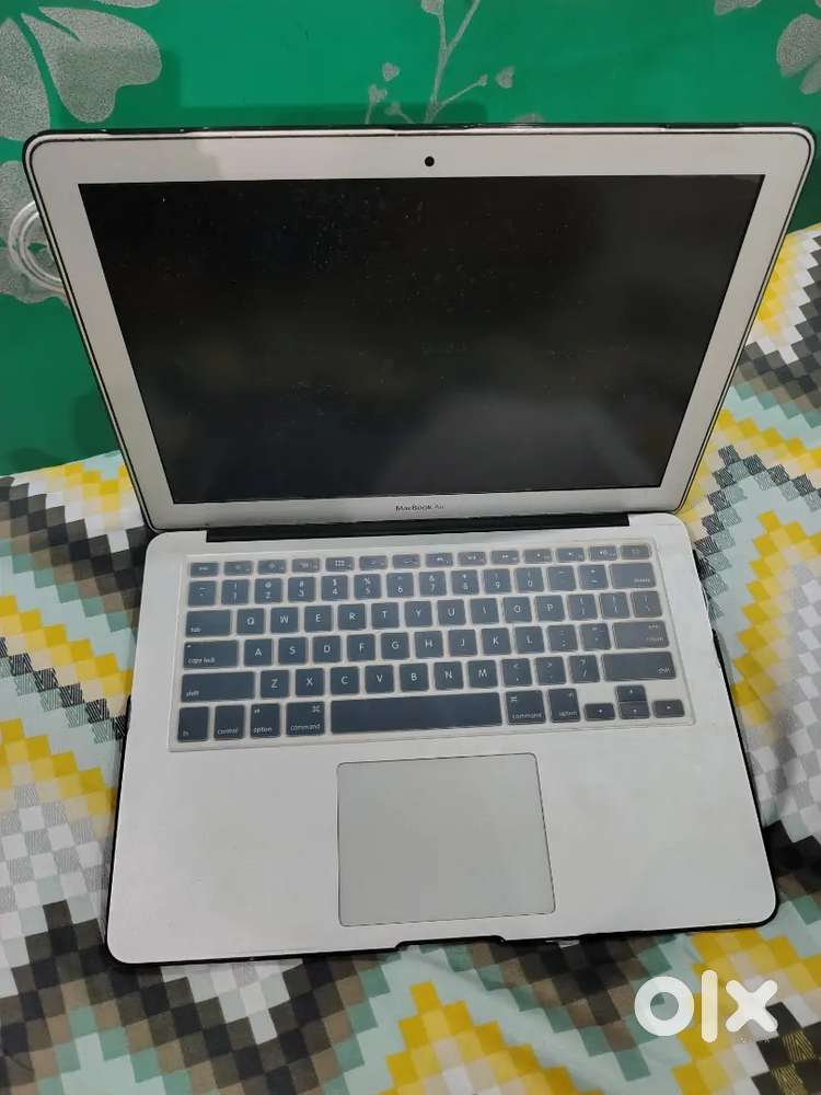 MacBook Air 2017 model with orginal bill box and charger