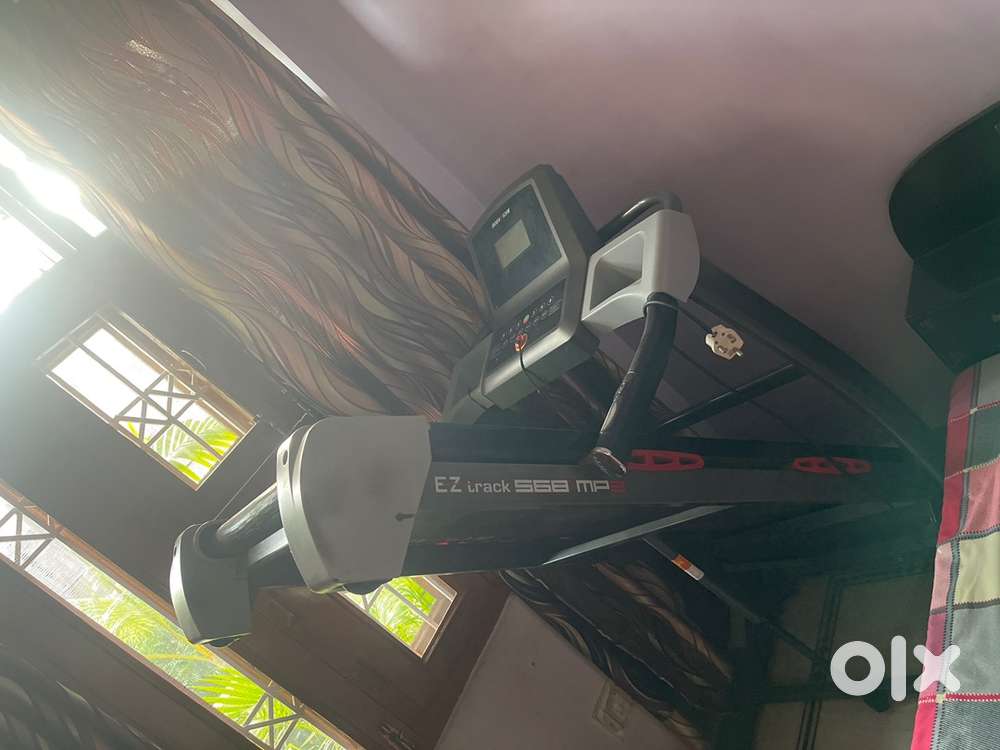 Commercial treadmill