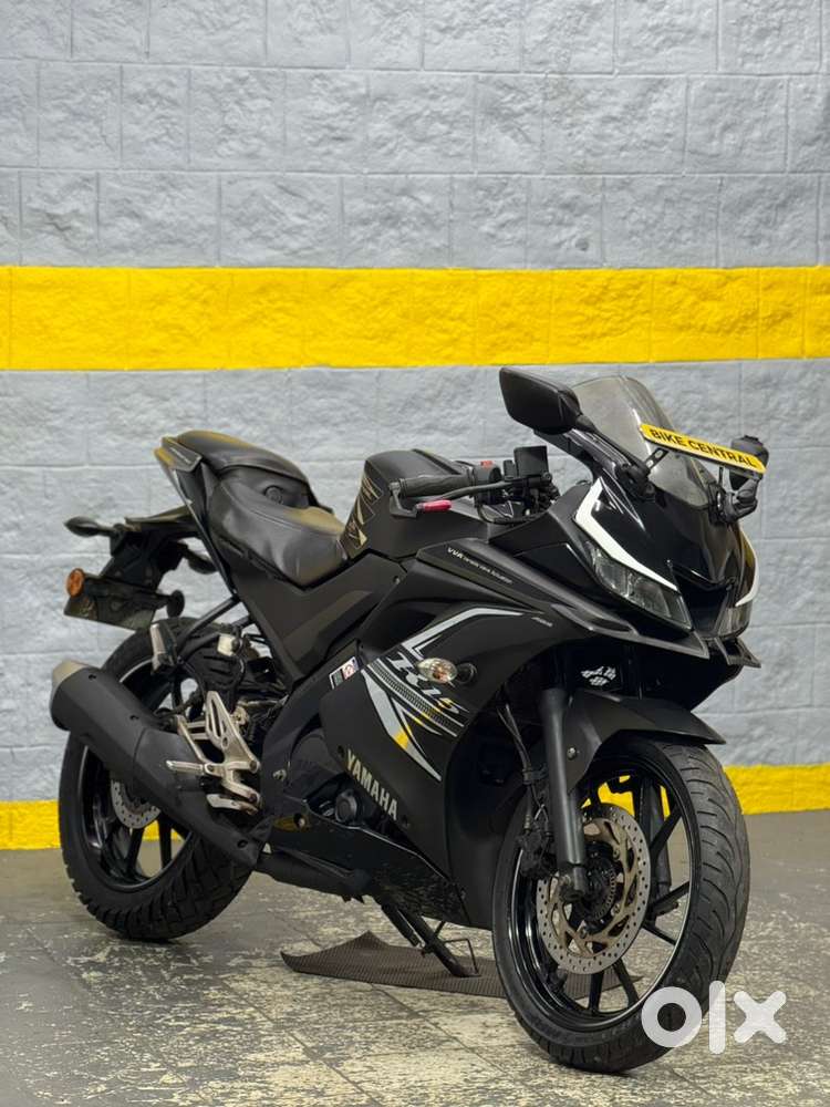 YAMAHA R15 V3 (2737)