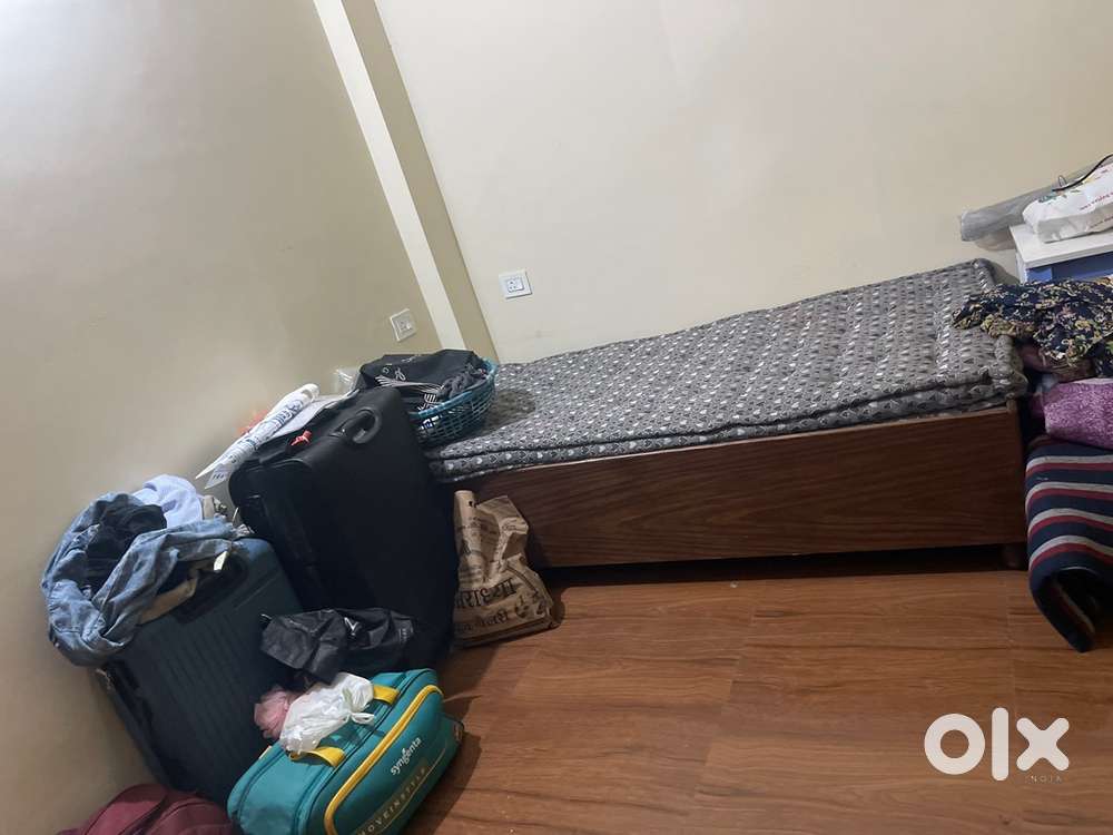 only female roommate