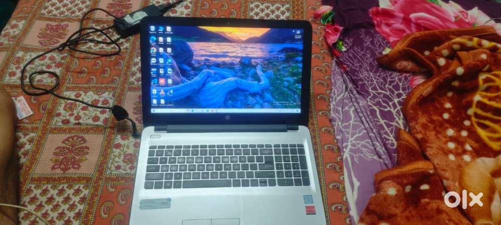 HP leptop,model intel core i 5,5yeaR OLD,8GB REM ,500GB SSD