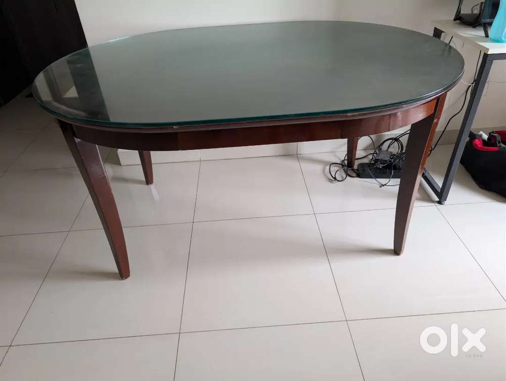 4 seater dining table
