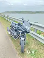 Pulsar 220 f