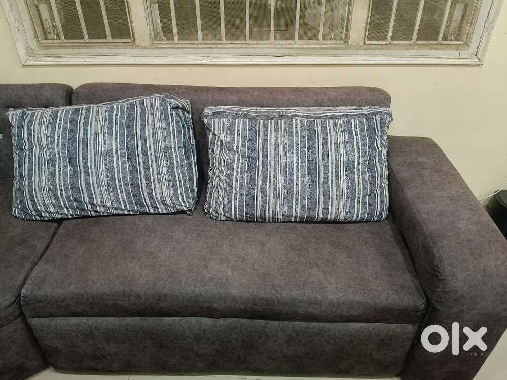 L shape Grey colour comfort sofa with 4 cushion