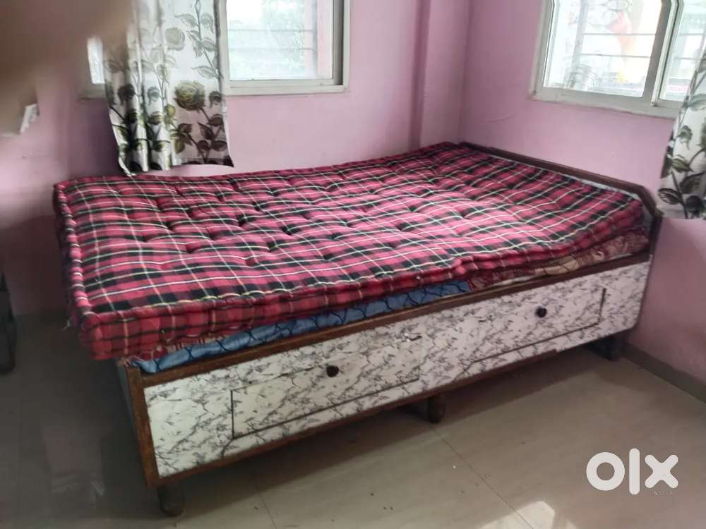 Bed and box gadi