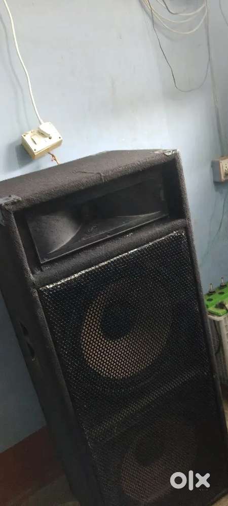 4 bass box 2 top box are selling