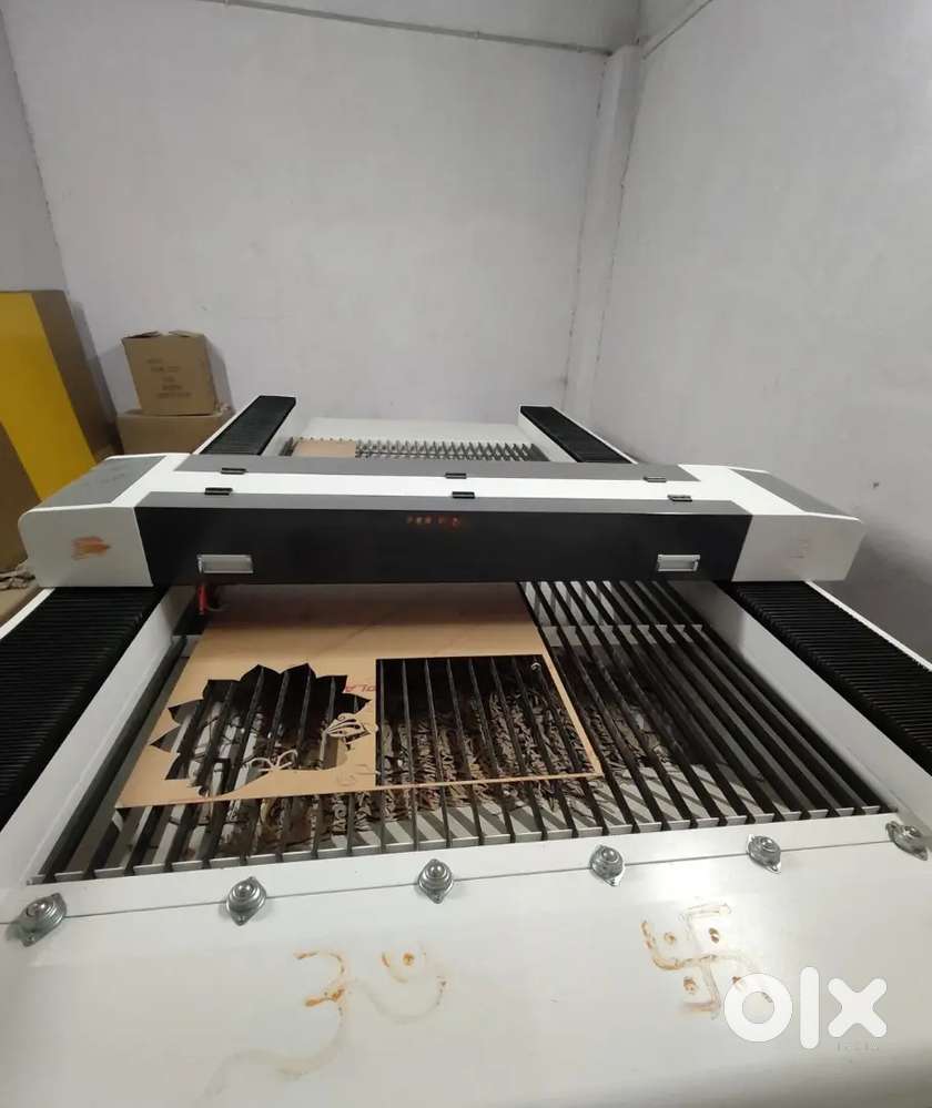 Co2 laser engraving and acrylic cutting