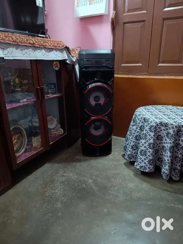LG party' speaker box