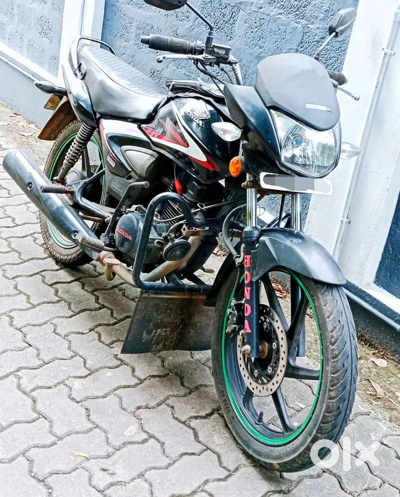 Honda shine, New tyres,  all papers are clear, excellent conditions