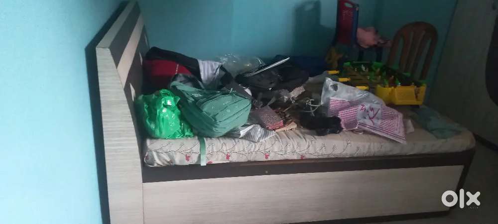Selling 2 beds and 1 wardrobe urgent