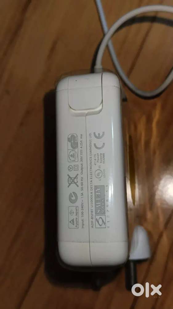 Macbook pro adopter, APPLE JAPAN (FULLY NEW)